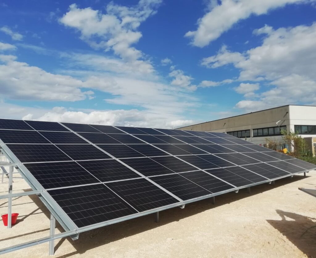 Geosolaris_costruzione di impianti fotovoltaici ed installazione di pannelli